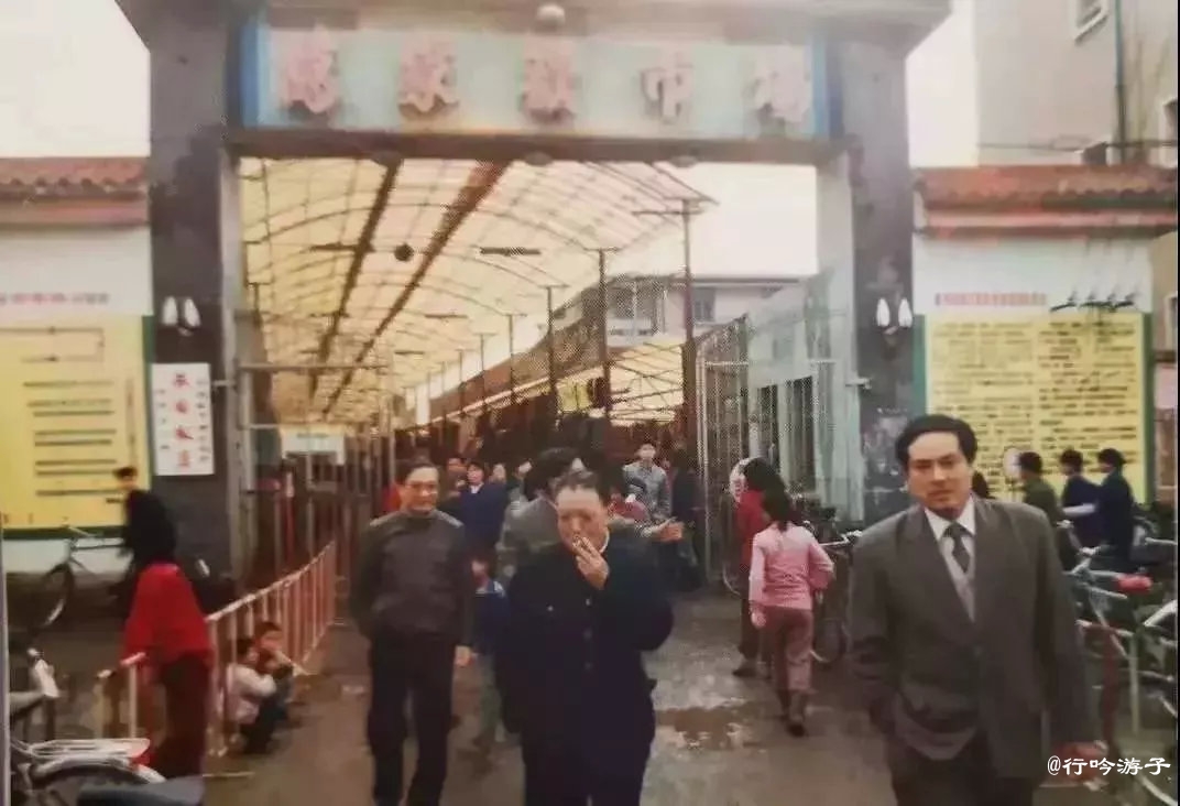 大侠金庸80年代在万家欢